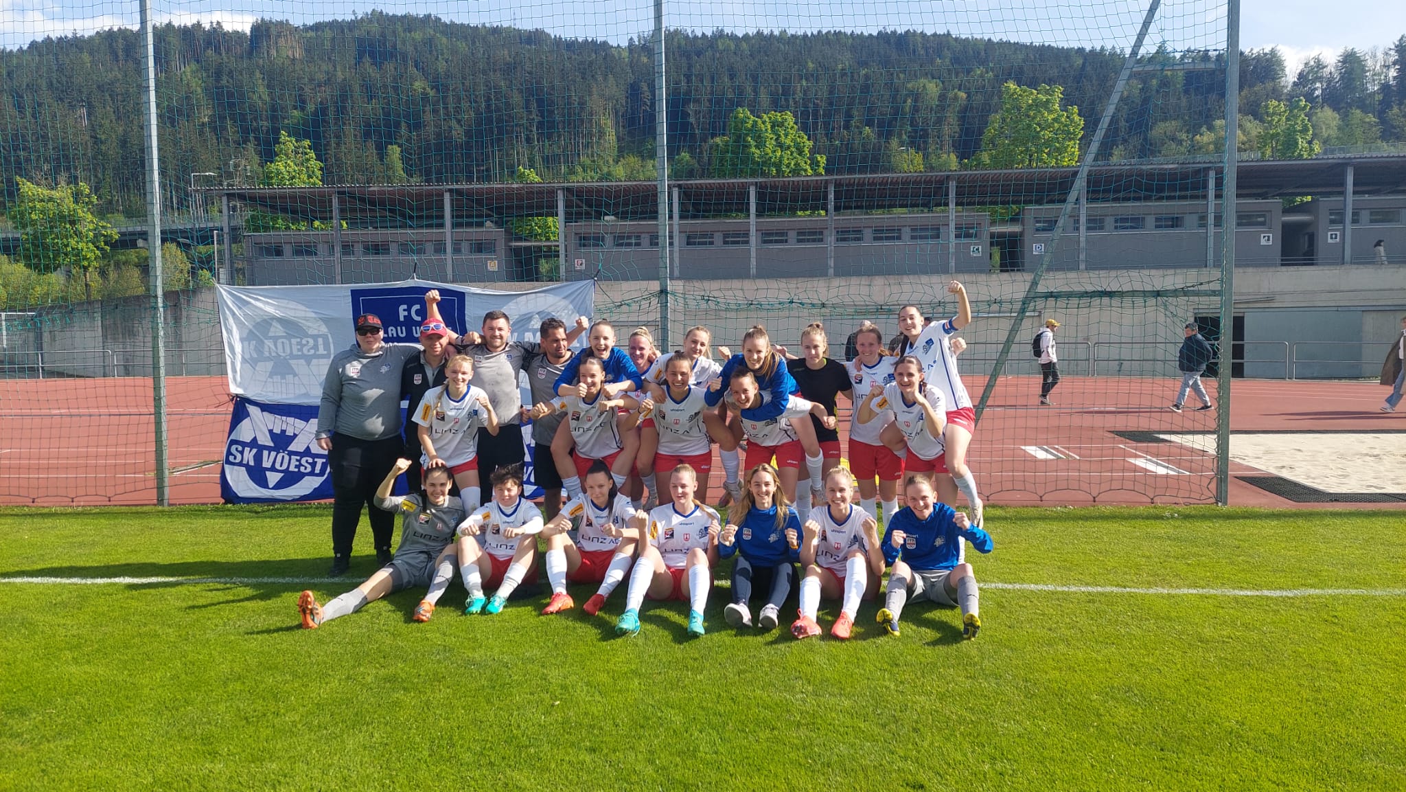 Frauensport in Linz: Fußballerinnen FC Blau-Weiß Linz